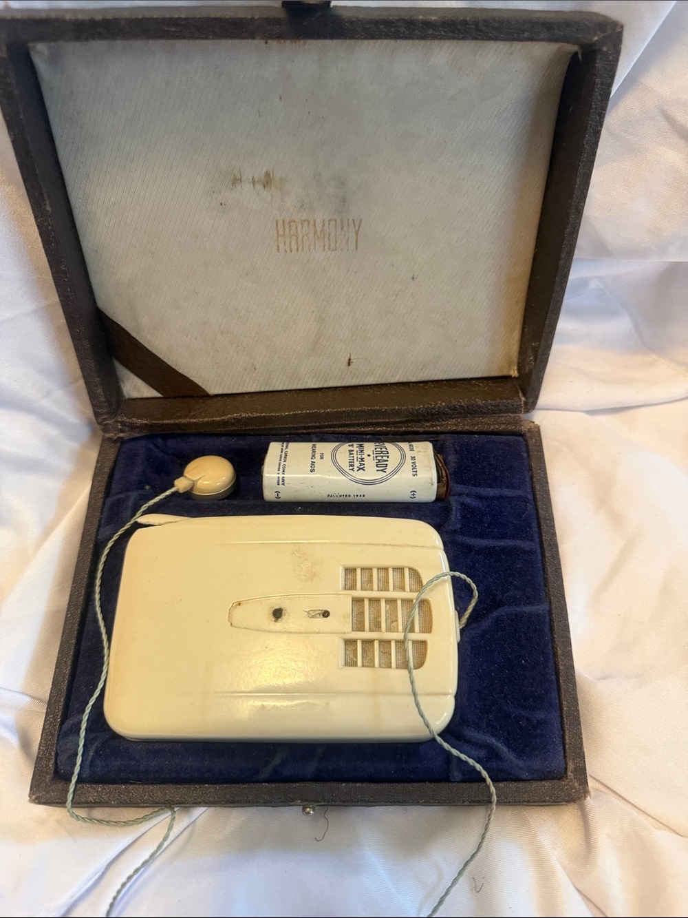 Vintage Beltone harmony, hearing aid